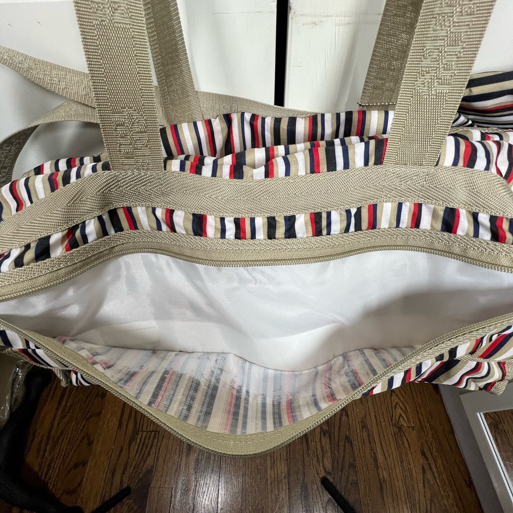 American Tourister 2 Pc Striped Travel Bag/purse, Matching Makeup Purse Name Tag - Picture 2 of 11